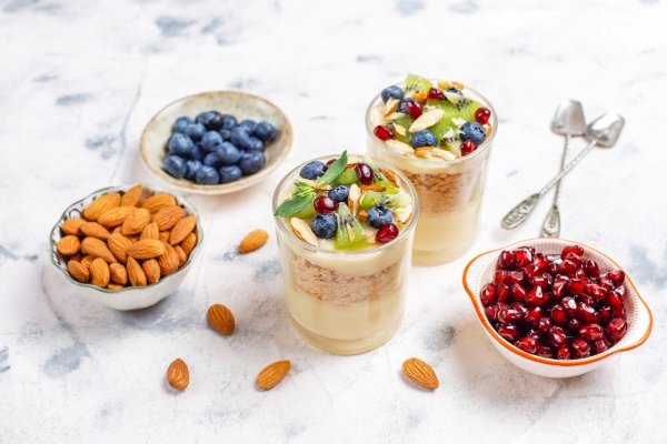 Healthy Snacks for Fat Loss UK yogurt smoothies