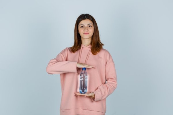 Hydration Habits to Boost Metabolism UK 2025 – Keep a water bottle handy