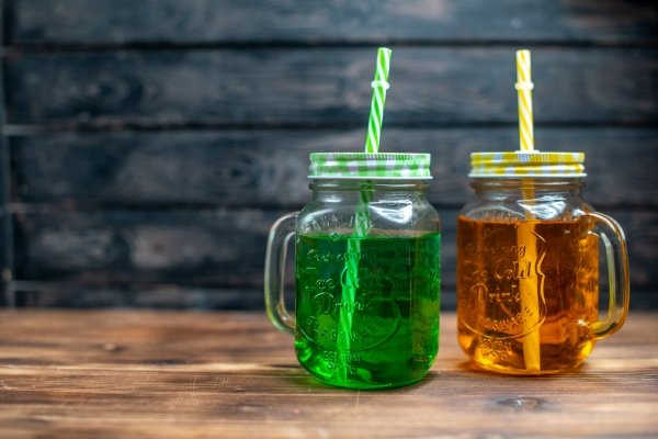 Hydration Habits to Boost Metabolism UK 2025 – Green tea and herbal drinks for metabolism