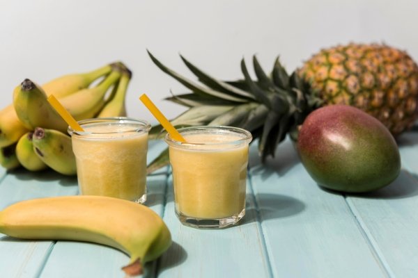 healthy smoothies for flat stomach UK tropical smoothie with mango and pineapple
