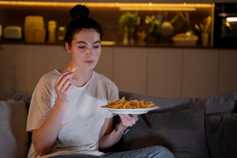 “Common hidden triggers behind Binge Eating UK habits”