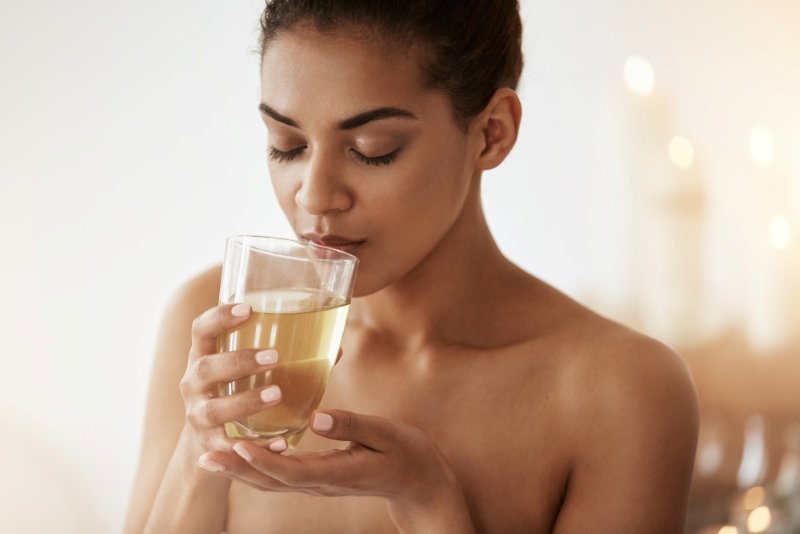 Anti bloating tips for women – Hydration hacks for digestion and comfort