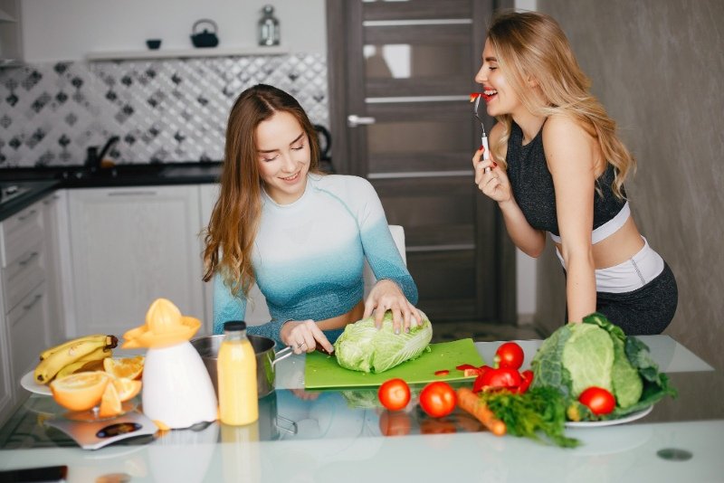 Heart-healthy diet USA foods arranged for a simple heart-protective meal setup.