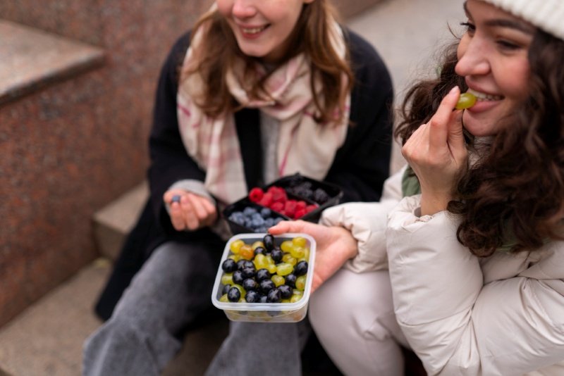 Mindful nutrition tips for adults USA smart snacking