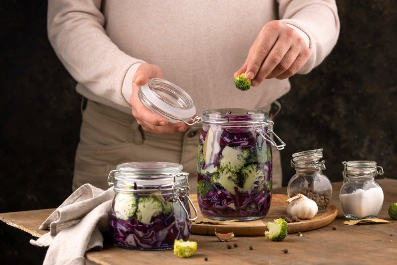 fiber-rich fermented foods for bloating relief USA naturally