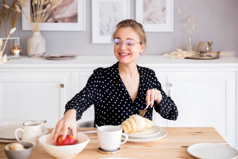 Balanced nutrition supporting women wellness habits daily UK