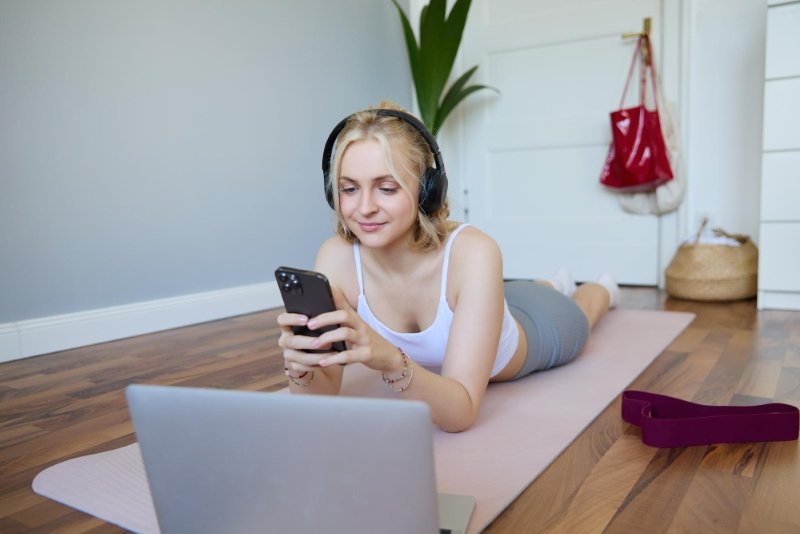 Mindful screen use supporting women wellness habits daily UK