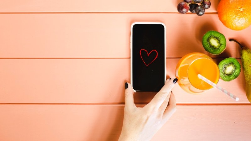 Tracking apple nutrition in USA using mobile apps for portion and calorie control