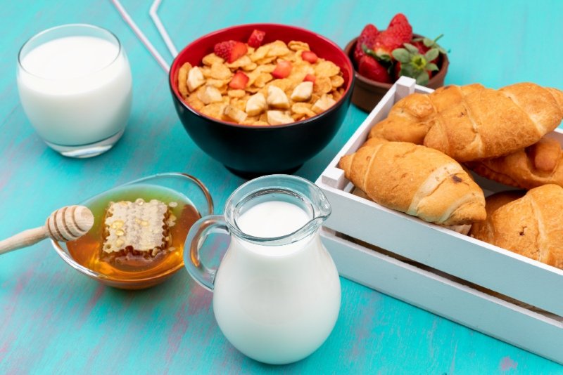 Low-fat dairy for Healthy Eating for Wellness in the UK