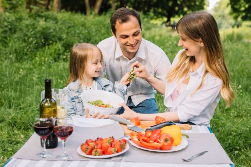 UK families practicing a π Simple Healthy Living Routine in the UK