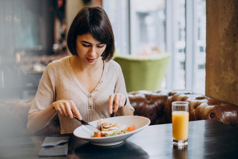Balanced Diet and Healthy Eating Guide UK mindful eating and healthy habits
