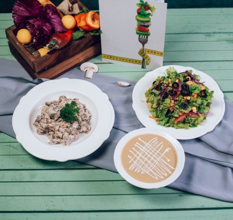 Healthy plated meal from Best Weight Loss Meal Kits in UK supporting structured fat loss