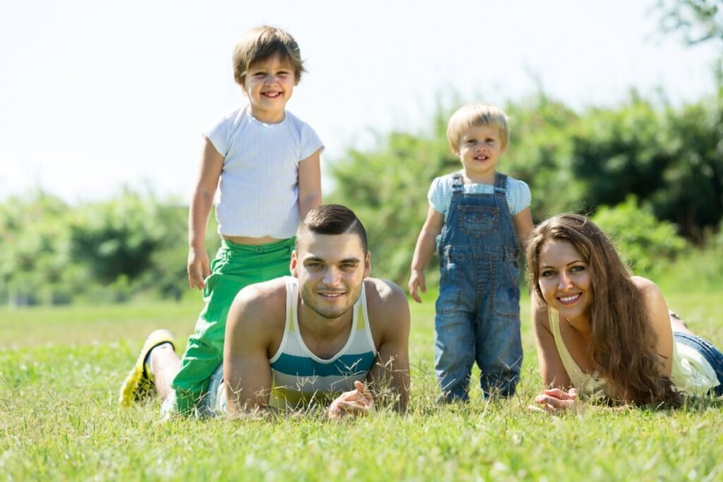 Healthy lifestyle tips for UK families: UK family enjoying outdoor activities