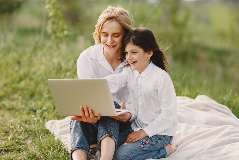 USA mom focusing on priorities using work life balance tips for USA moms